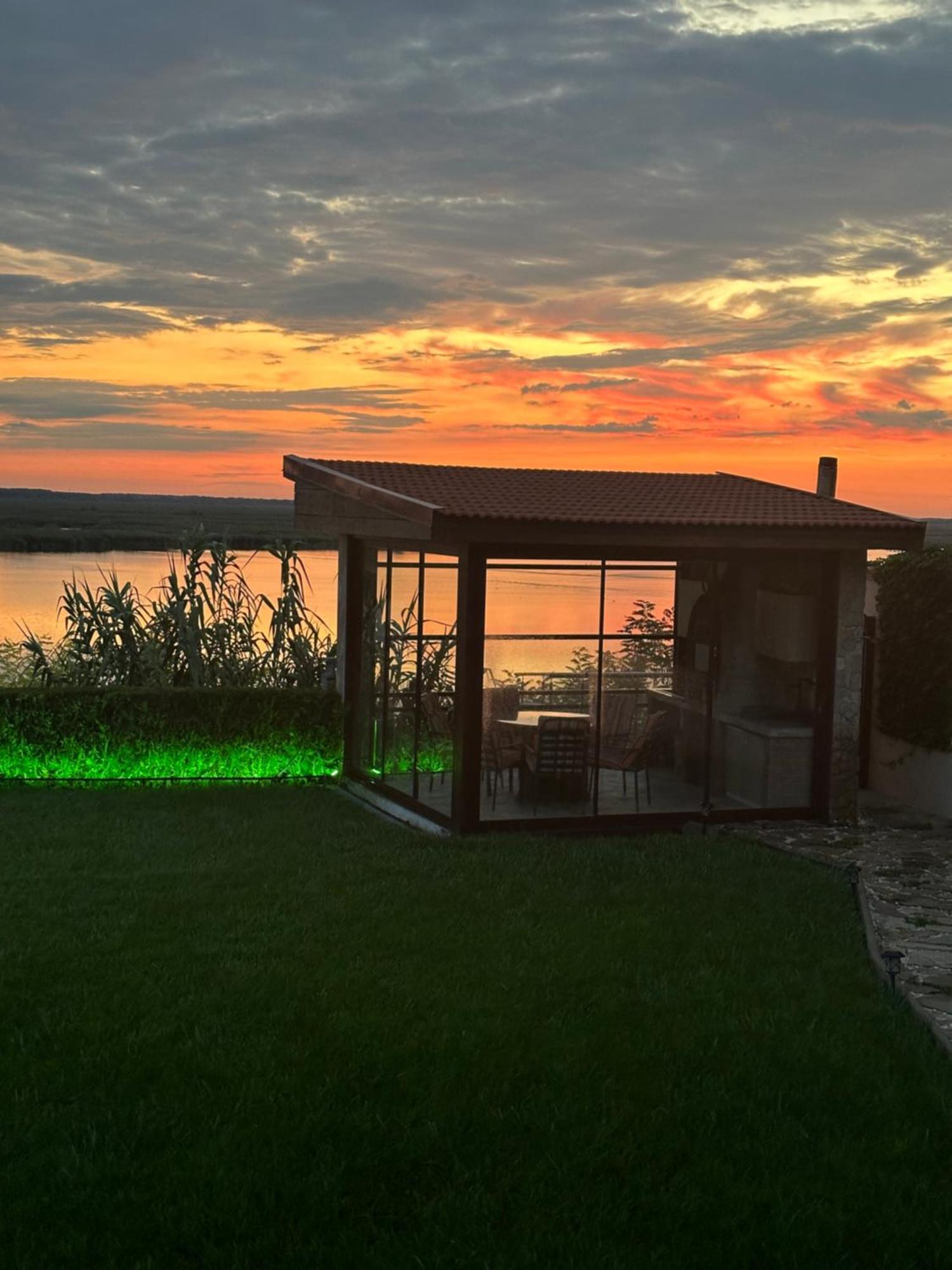 Casa Miralago Boutique Adults Only Tulcea Eksteriør bilde